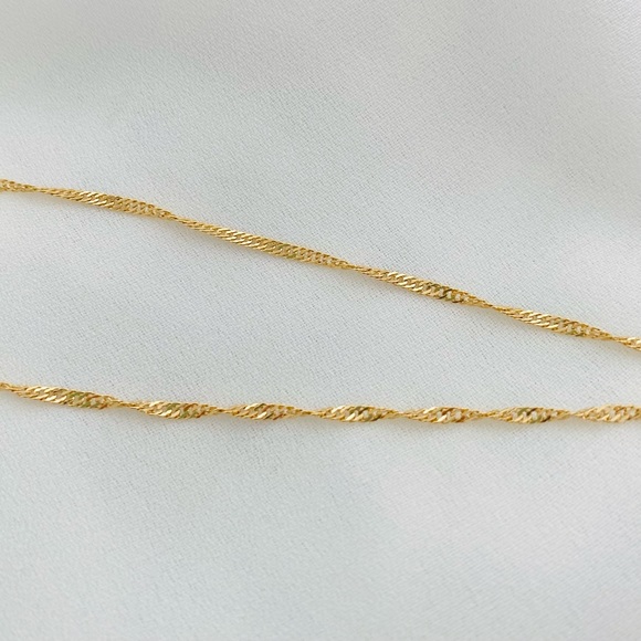 Flower Earring & Necklace Set - Picture 7 of 12